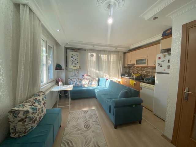 BEYLİKDÜZÜ KOLEJLER BÖLGESİNDE SATILIK 2+1 DAİRE