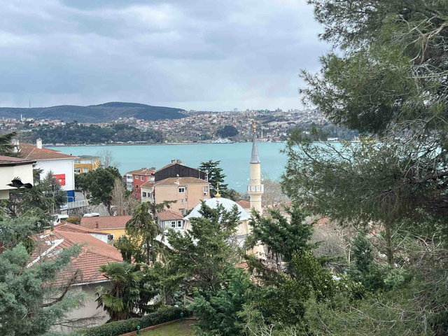 YENİKÖY MİMARLAR SİTESİ’NDE BOĞAZ MANZARALI, ÖZEL BAHÇELİ KİRALIK DAİRE