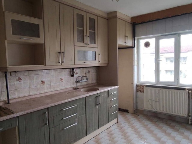 REMAX MODEL DEN SERVERGAZI BAŞAK HEYKELINE YAKIN  2+1 KIRALIK DAIRE
