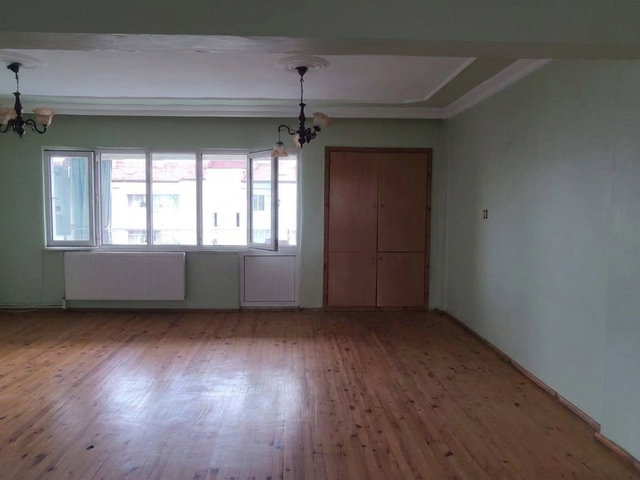 REMAX MODEL DEN SERVERGAZI BAŞAK HEYKELINE YAKIN  2+1 KIRALIK DAIRE