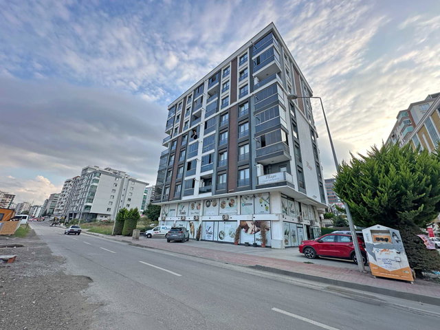 ATAKUM YENİMAHALLEDE TRAMVAYA 150 M EŞYALI 1+1 DAİRE