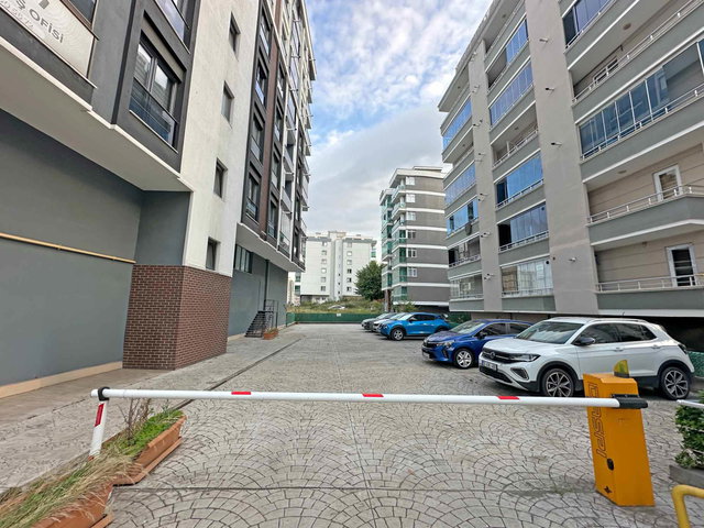 ATAKUM YENİMAHALLEDE TRAMVAYA 150 M EŞYALI 1+1 DAİRE
