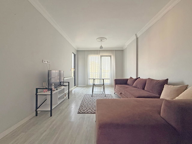 ATAKUM YENİMAHALLEDE TRAMVAYA 150 M EŞYALI 1+1 DAİRE