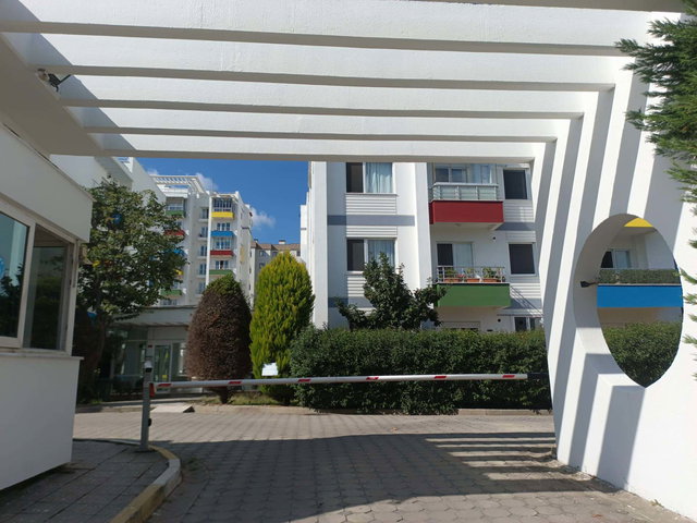 BEYAZ EVLER SİTESİ’NDE EŞYALI, BALKONLU 79 M² 1+1  KİRALIK DAİRE