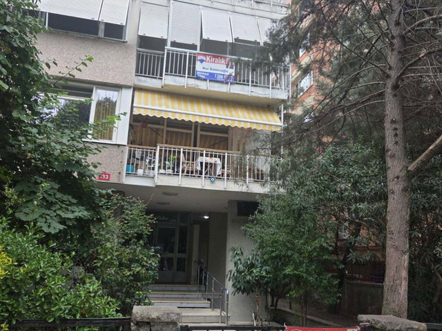 MODA CADDESINDE KIRALIK 3+1 KOMPLE YENILENMIŞ  135M2 BOŞ ARAKAT DAIRE 120.000 TL