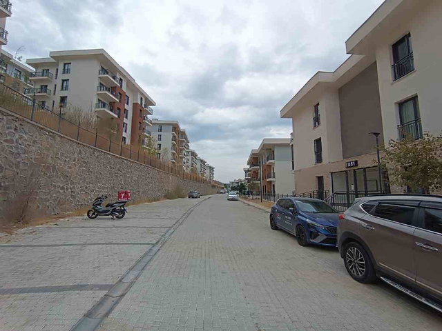 BAYRAKLI TOKİ 8. ETAP’TA DENIZ MANZARALI, OTOPARKLI SIFIR 2+1 KIRALIK DAIRE