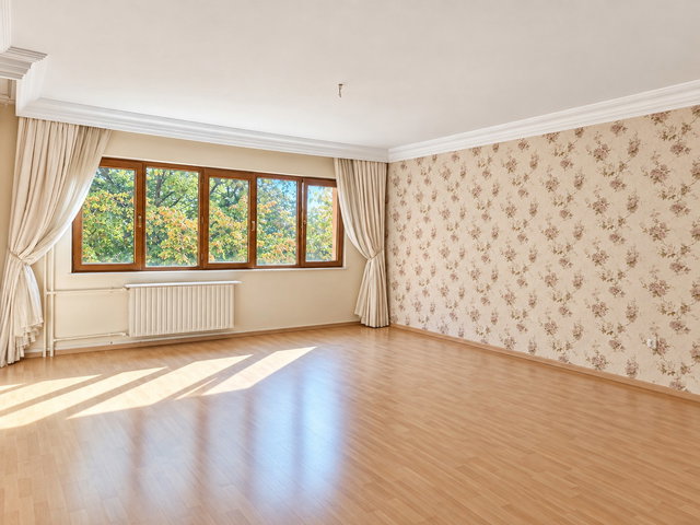 EMRE KOÇ REMAX - ÇIĞDEM MH. GÖKKUŞAĞI SITESI KIRALIK 4+1 DAIRE