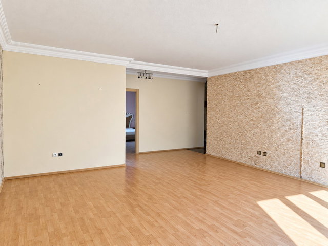 EMRE KOÇ REMAX - ÇIĞDEM MH. GÖKKUŞAĞI SITESI KIRALIK 4+1 DAIRE