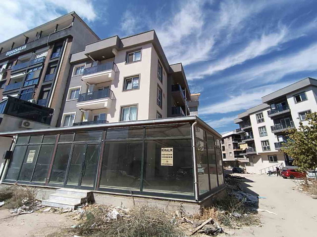 MENEMEN SEYREK’TE BAKIRÇAY ÜNIVERSITESI YAKINI, SIFIR EŞYALI 1+1 KIRALIK