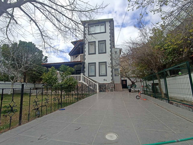 YENİŞAKRAN BOZBURUNDA  7+1, 3 KATLI, 210 M² BRÜT SATILIK VİLLA