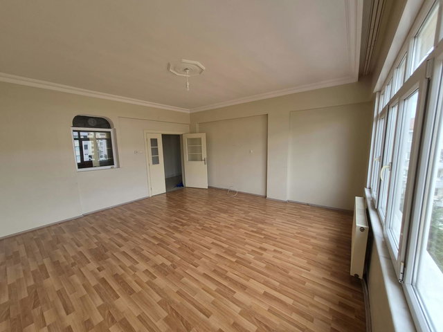 GEBZE KÖŞKLÜÇEŞME’DE MERKEZİ KONUMDA 3+1 KİRALIK DAİRE