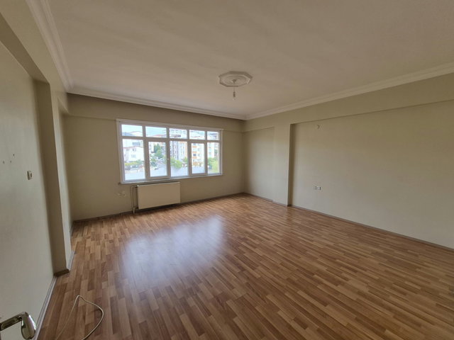 GEBZE KÖŞKLÜÇEŞME’DE MERKEZİ KONUMDA 3+1 KİRALIK DAİRE