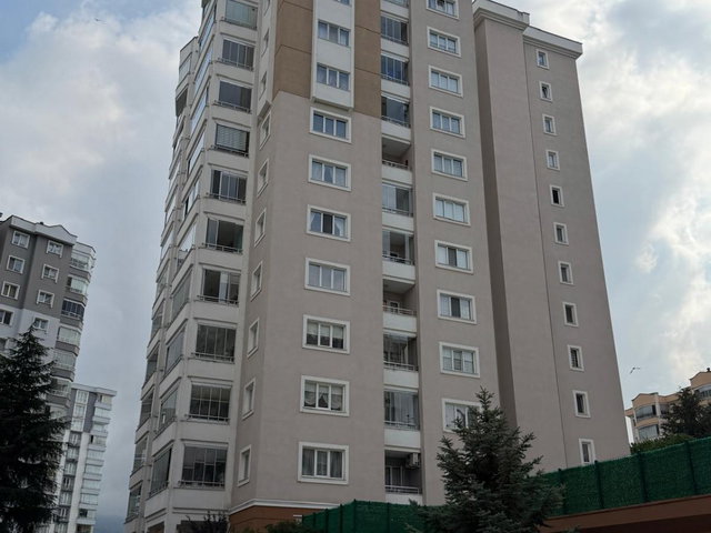 İLKADIM DA DURUŞEHİR SİTESİNDE SATILIK (3+1) DAİRE
