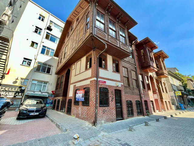 REMAX PRO2 DEN EŞSİZ FIRSAT BAKIRKÖYDE SATILIK TARİHİ KONAK