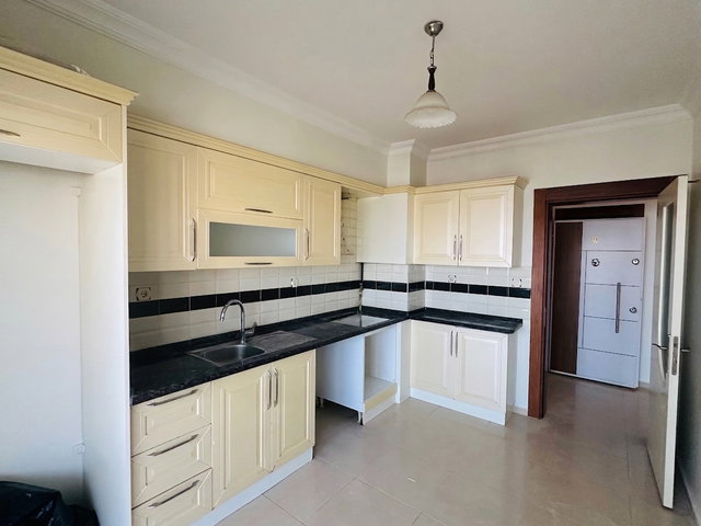 REMAX YENİ GAYRİMENKUL’DEN SATILIK 4+1 GENİŞ DAİRE