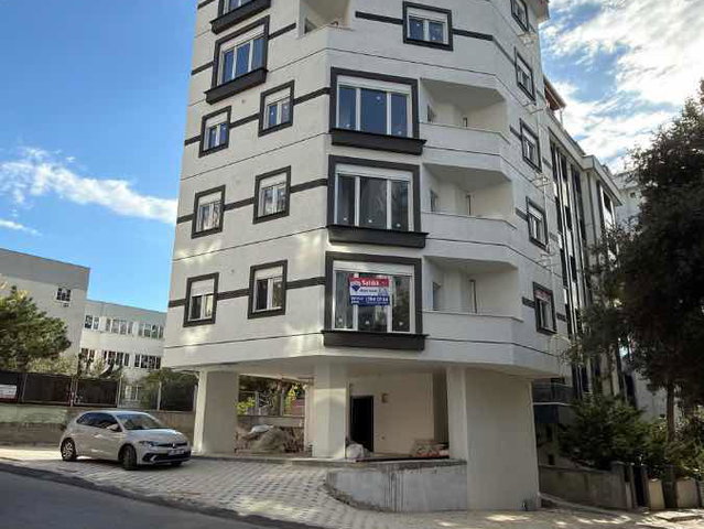 KARTAL KARLIKTEPE 2+1 SATILIK CADDE ÜSTÜ DAIRE