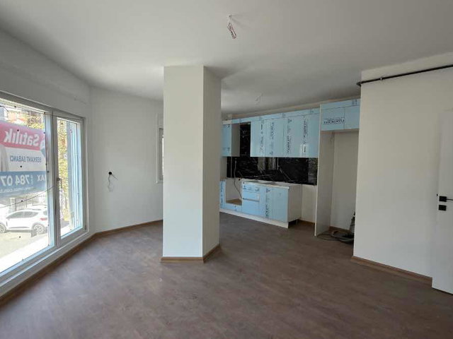 KARTAL KARLIKTEPE 2+1 SATILIK CADDE ÜSTÜ DAIRE