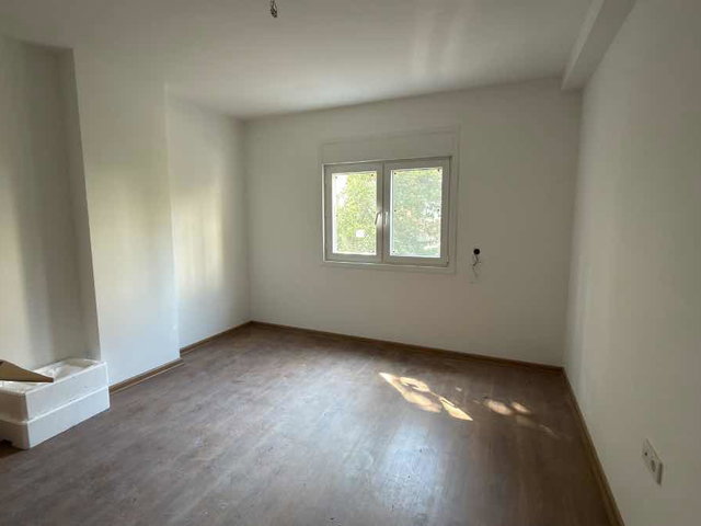 KARTAL KARLIKTEPE 2+1 SATILIK CADDE ÜSTÜ DAIRE