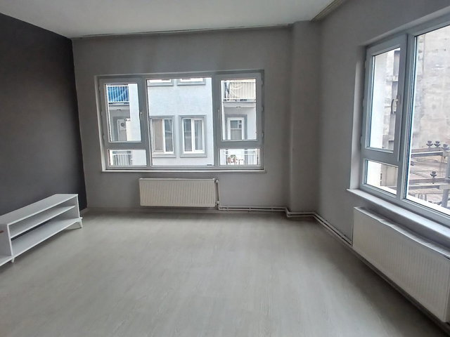 REMAX AREA UMURBEY MAHALLESİ 3+1 ARA KAT KİRALIK DAİRE