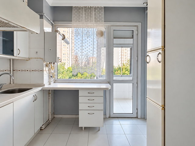 KOZYATAĞI OYAK B SİTESİNDE | BOŞ VE BAKIMLI 3+1 | SATILIK DAİRE