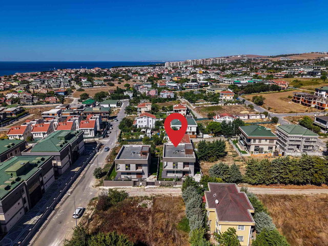 BÜYÜKÇEKMECE GÜZELCEDE DENIZ MANZARALI ÖZEL TASARIM 6+2 VILLA