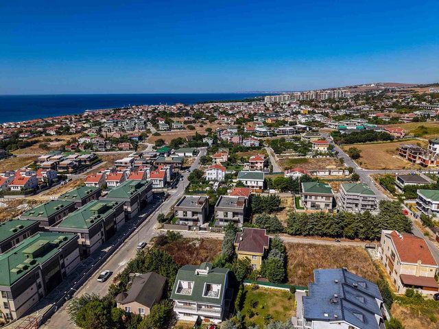 BÜYÜKÇEKMECE GÜZELCEDE DENIZ MANZARALI ÖZEL TASARIM 6+2 VILLA