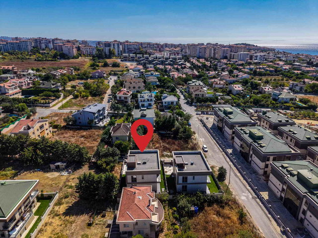 BÜYÜKÇEKMECE GÜZELCEDE DENIZ MANZARALI ÖZEL TASARIM 6+2 VILLA