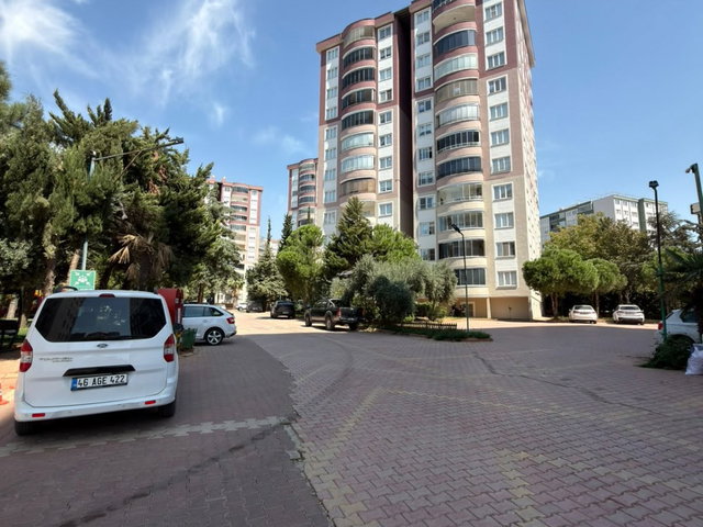 RE/MAX EDE'DEN | YAĞMUR SİTESİNDE KİRALIK 5+1 DAİRE