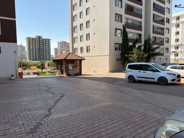 RE/MAX EDE'DEN | YAĞMUR SİTESİNDE KİRALIK 5+1 DAİRE