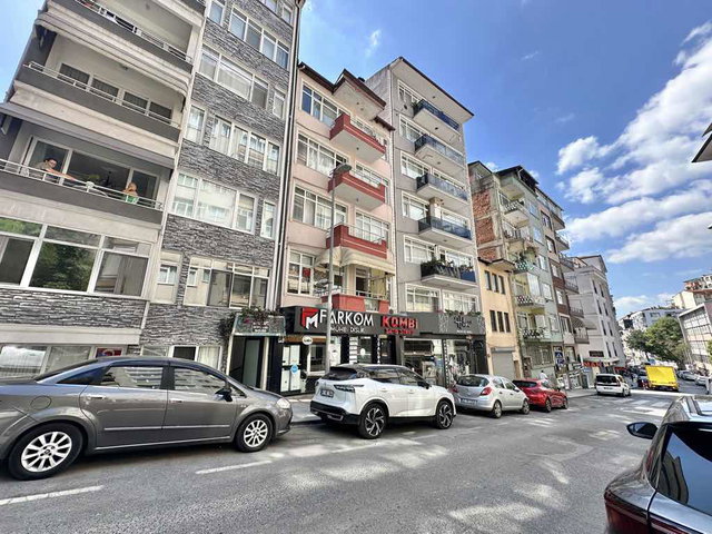 İZMİT MERKEZDE İÇİ FULL YAPILI 3+1 SATILIK DAİRE