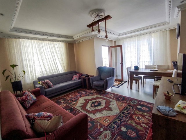 AVCILAR MERKEZ’DE ASANSÖRLÜ BİNADA ACİL SATILIK 2 + 1 DAŞRE