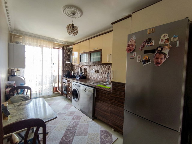 AVCILAR MERKEZ’DE ASANSÖRLÜ BİNADA ACİL SATILIK 2 + 1 DAŞRE