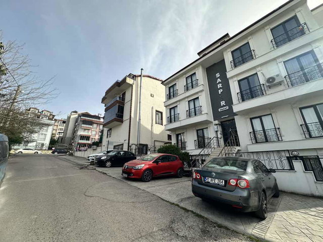 İZMİT BAĞÇEŞMEDE KULLANIŞLI BAHÇE DUBLEKS
 2+1 EŞYALI DAİRE