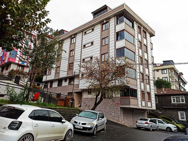 ALIBEYKÖY MERKEZDE KIRALIK DAIRE ÇATI KATI 1+1 YENI BINA 2017 YAPIMI