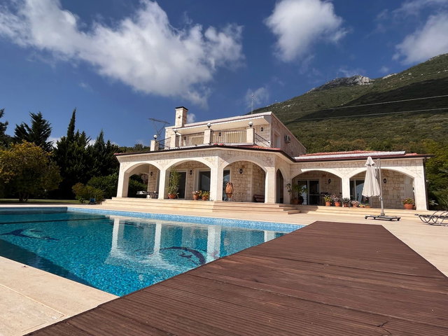 KAŞ YENİKÖYDE SARAY YAVRUSU 5+1 FULL EŞYALI MÜSTAKİL VİLLA