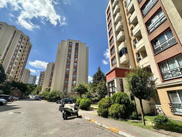İZMİT KENT KONUT 3 SİTESİNDE KREDİYE UYGUN 2+1 BOŞ ARAKAT DAİRE