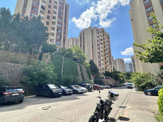 İZMİT KENT KONUT 3 SİTESİNDE KREDİYE UYGUN 2+1 BOŞ ARAKAT DAİRE