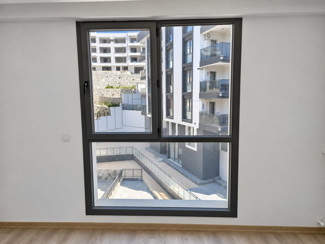 BEMKA PARADISE SİTESİNDE HAVUZ MANZARALI SIFIR 1+1