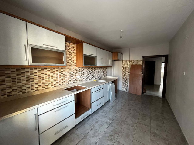 REMAX TOROS'TAN MENDERES MH'DE MERKEZİ KONUMDA HAVUZLU SİTEDE KİRALIK 3+1
