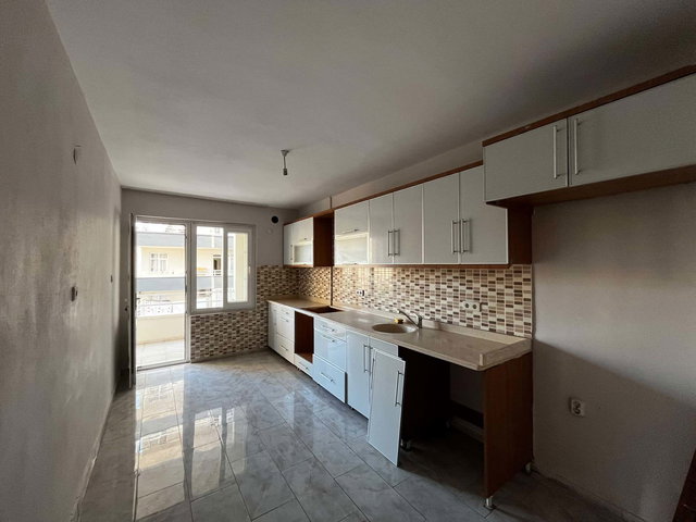 REMAX TOROS'TAN MENDERES MH'DE MERKEZİ KONUMDA HAVUZLU SİTEDE KİRALIK 3+1