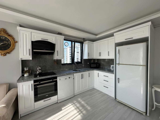 BARUTHANE MAHALLESİ'NDE SATILIK 2+1 ARAKAT DAİRE