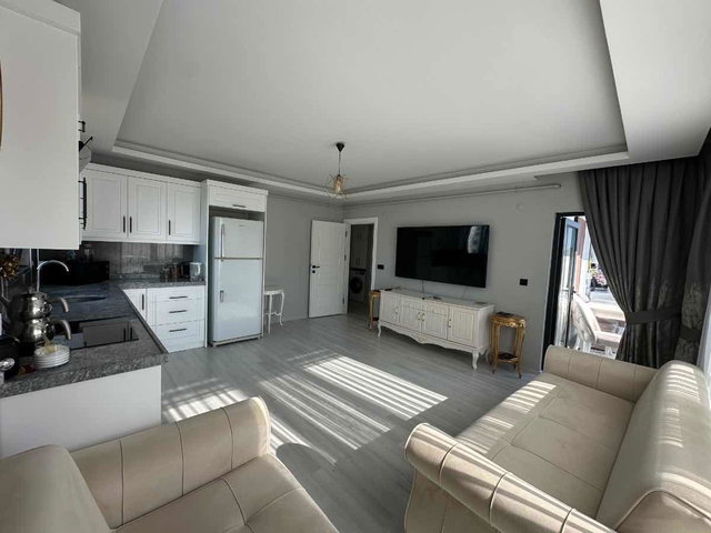 BARUTHANE MAHALLESİ'NDE SATILIK 2+1 ARAKAT DAİRE
