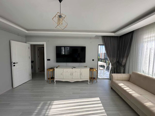 BARUTHANE MAHALLESİ'NDE SATILIK 2+1 ARAKAT DAİRE