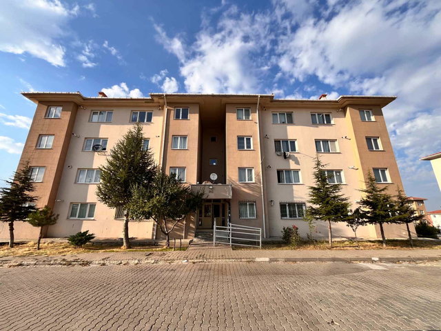 MAMAK ZİRVEKENT MAH. ZİRVE SİTESİN'DE 1+1 EŞYALI SATILIK DAİRE
