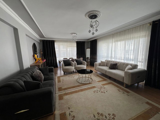 KÜTAHYA GEDİZ SAYGILAR MAHALLESINDE SATILIK 3+1 ARA KAT BALKONLU GENİŞ DAİRE