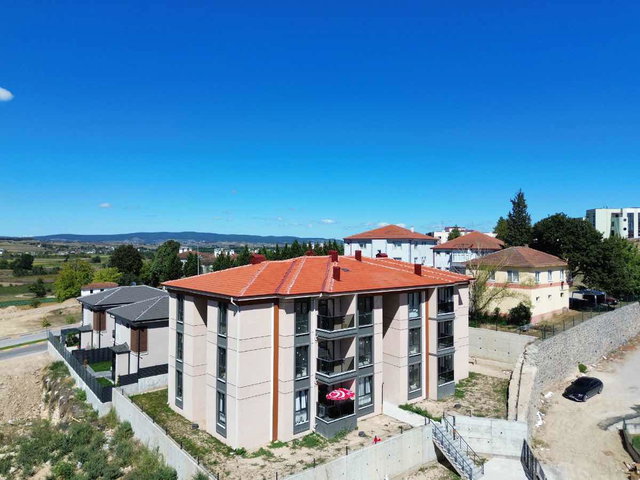 2+1 HAVUZLU EN ÜST KAT AVANTAJLI KÖŞE DAIRE