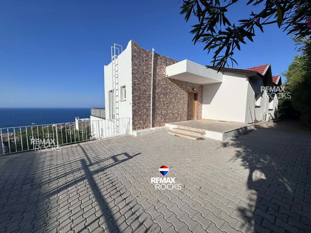 GİRNE ALSANCAK MERKEZ’DE SIFIR, EŞYALI 4+1 KİRALIK VİLLA | 3 BANYO, BALKON