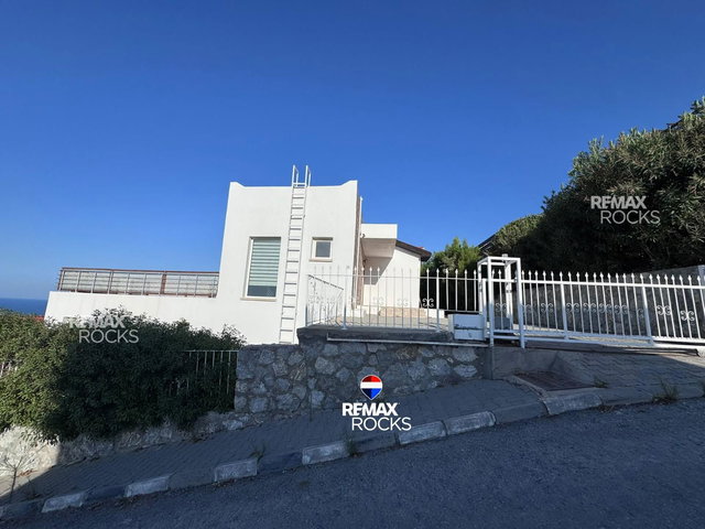 GİRNE ALSANCAK MERKEZ’DE SIFIR, EŞYALI 4+1 KİRALIK VİLLA | 3 BANYO, BALKON