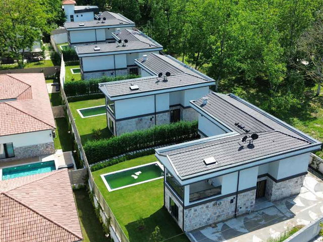 KIRKPINAR BAĞDAT CADDESINDE GENIŞ MÜSTAKIL 600 M2 ARSA IÇERISINDE AVANTAJLI VILLA