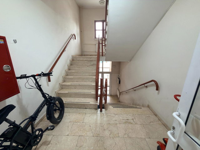 KEÇİÖREN ŞENYUVA''DA CADDE ÜSTÜ 4+1 SATILIK DAİRE